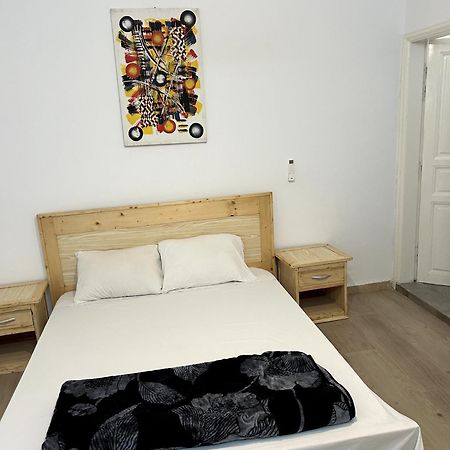 Chambre Spacieuse Avec Balcon - Salle De Bain Exterieure Privee & Breakfast Saint-Louis Dış mekan fotoğraf