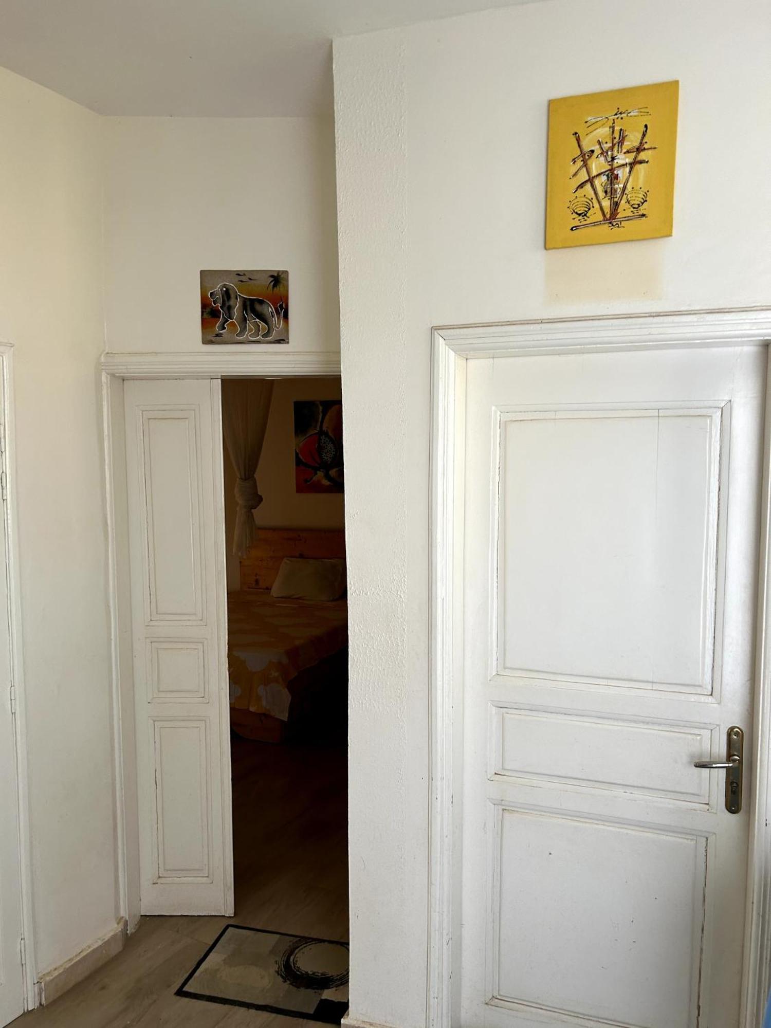 Chambre Spacieuse Avec Balcon - Salle De Bain Exterieure Privee & Breakfast Saint-Louis Dış mekan fotoğraf